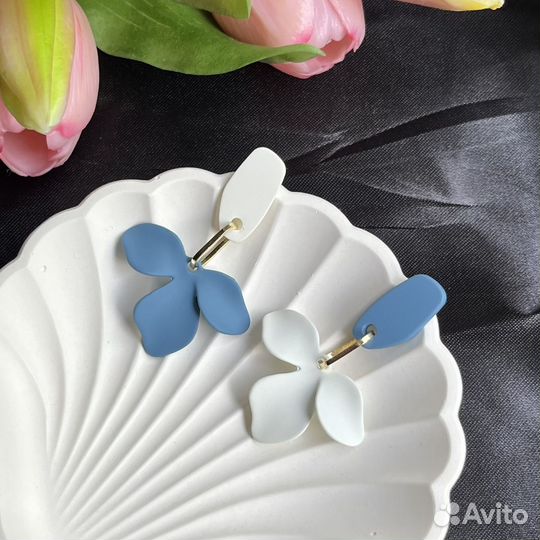 Серьги модные стильные