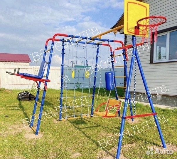 Новая детская площадка. Уличные качели