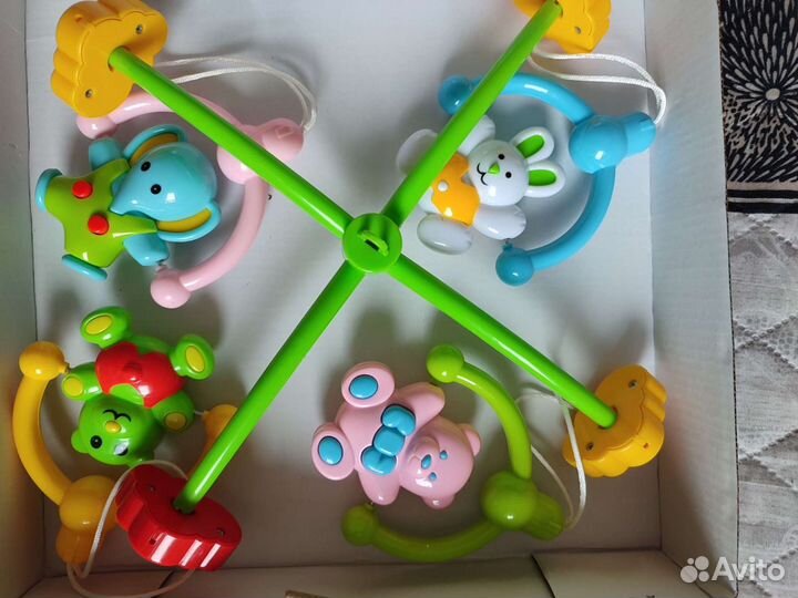 Мобиль на детскую кроватку