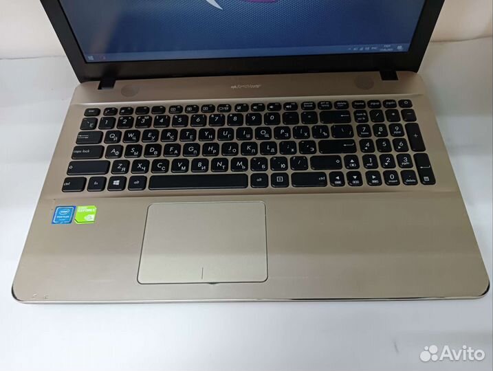 Ноутбук Asus 4 ядра 2.56Ghz 4gb Geforce 810M 1gb
