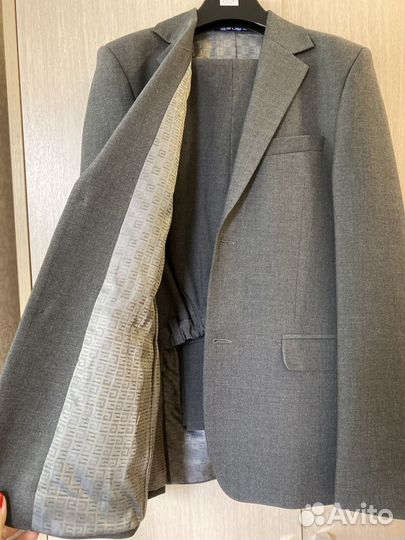 Школьный костюм