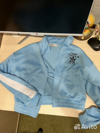 Спортивный костюм женский