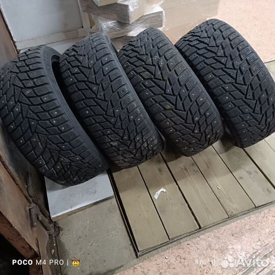 Dunlop SP Winter Ice 02 245/40 R18