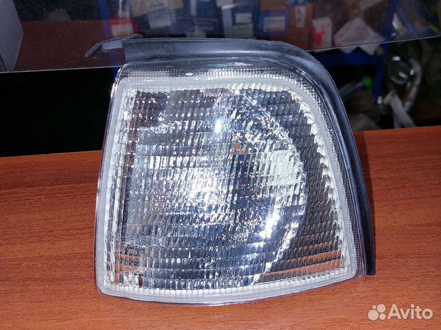 Указатель поворота левый Ауди 80 Б3