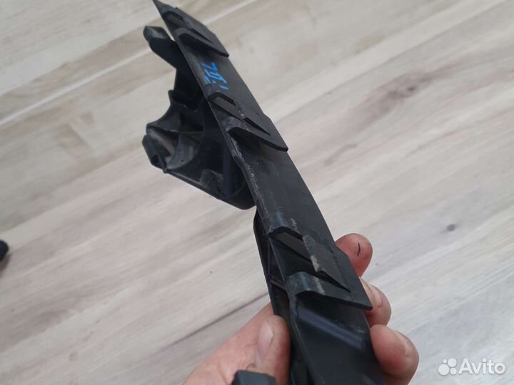 Кронштейн переднего бампера правый ford focus 2