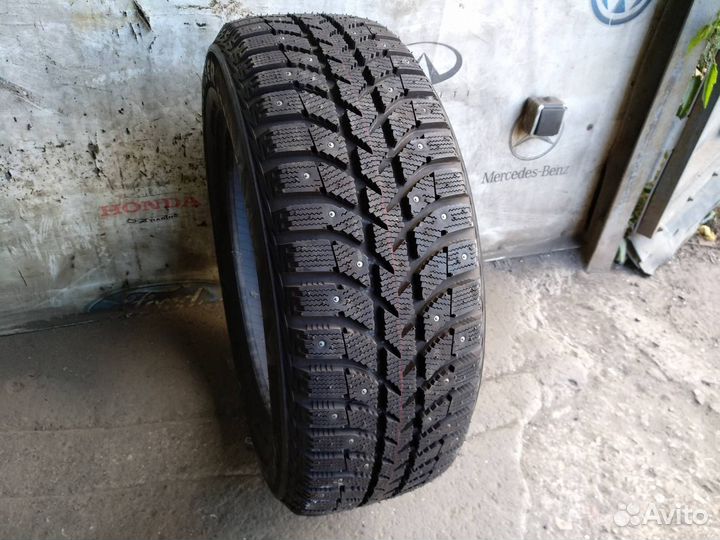 Bridgestone Ice Cruiser 5000 215/60 R16 95T