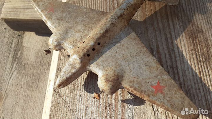 Самолет маленький, железный. Торг