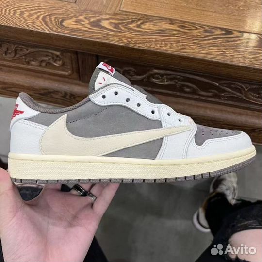 Travis Scott x Air Jordan 1Low OG SP Reverse Mocha