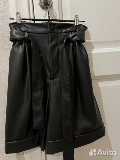 Шорты из эко кожи Zarina