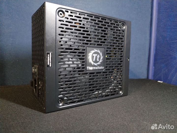 Блок питания 750 W Thermaltake SMART Pro RGB