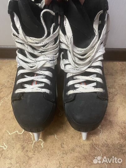 Коньки хоккейные