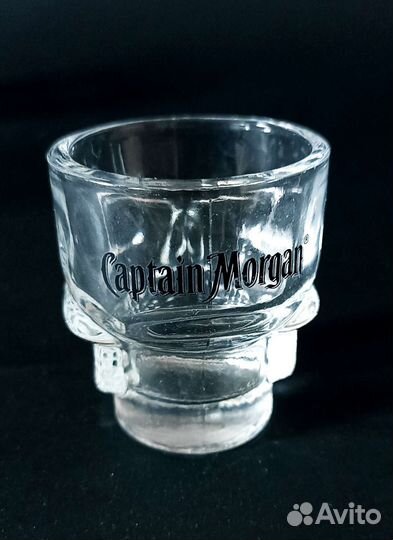 Стопки + стакан, черепа, Captain Morgan