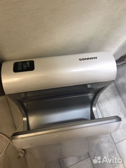 Электрический осушитель для рук