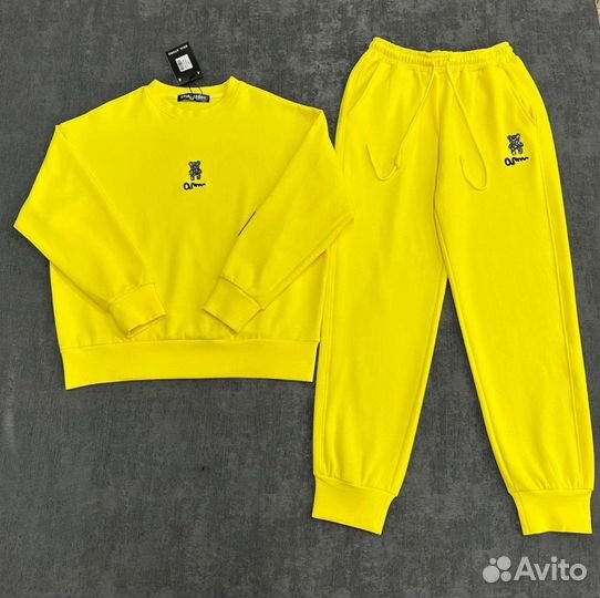 Спортивный костюм женский 44- 46;52-54новый