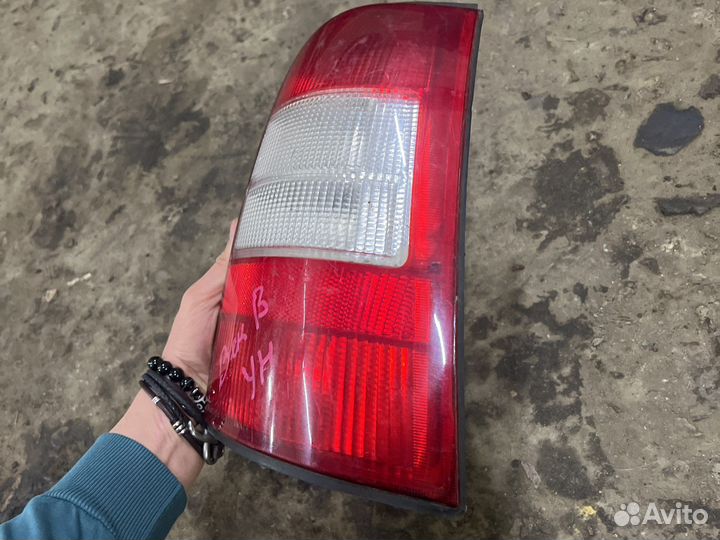 Задний правый фонарь опель вектра Б универсал