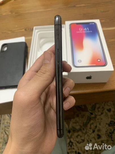 iPhone X, 64 ГБ