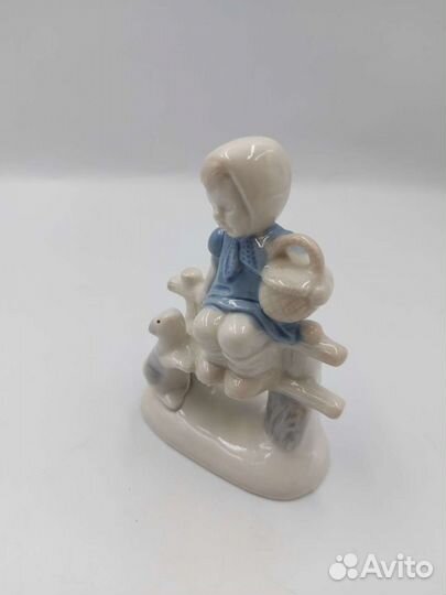 Статуэтка фарфор винтаж 