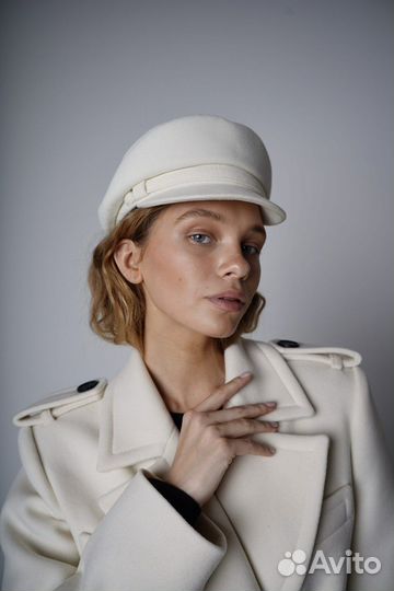 Кепи из шерсти молочное vetyver