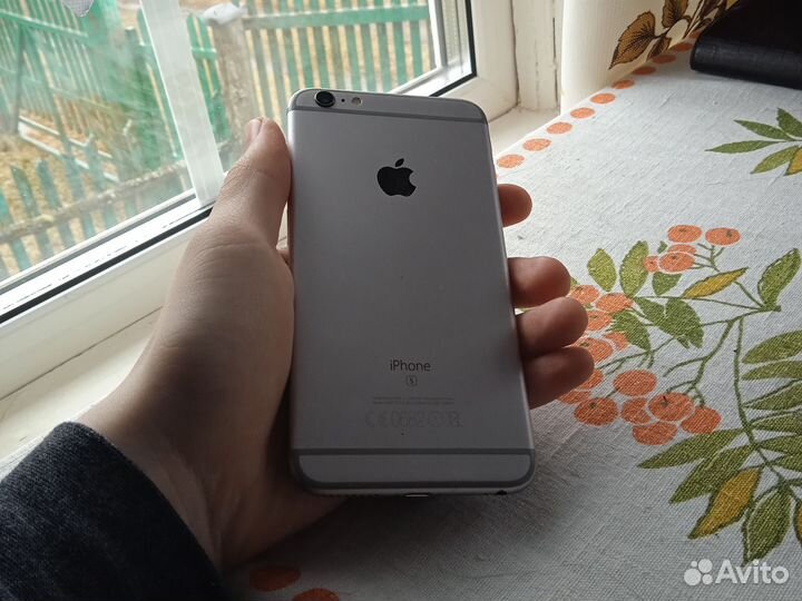 iPhone 6S, 64 ГБ
