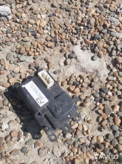 Заслонка печки на Мазда кседос 9,Миления