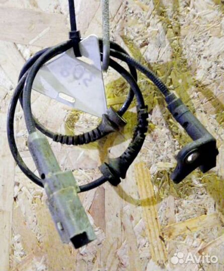 Датчик ABS Peugeot 308 передний