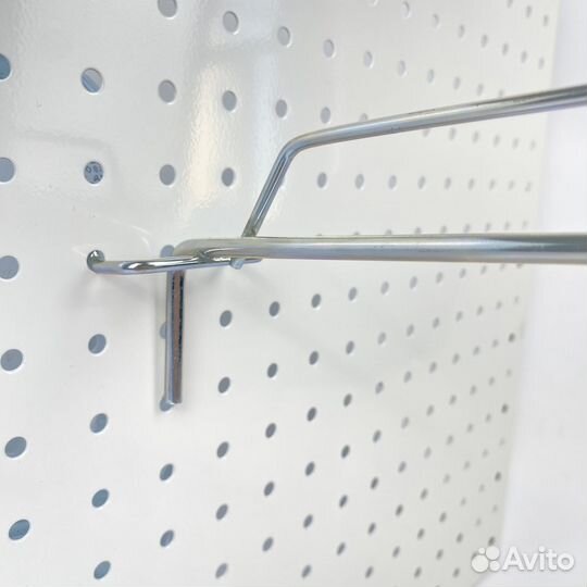 Крючок на перфорацию одинарный с ценникодержателе