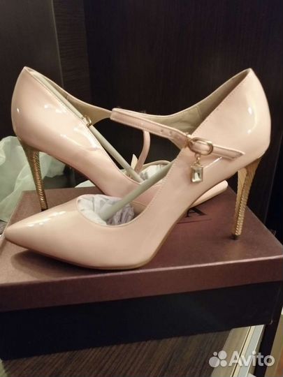 Новые нежно-розовые туфли женские 37 размер