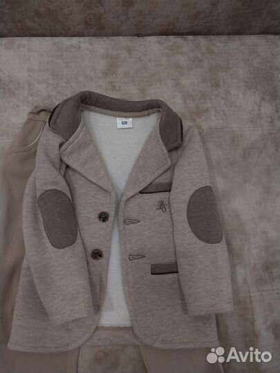 Костюм тройка на мальчика 98