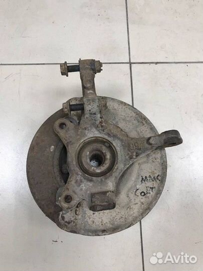 Кулак поворотный передний правый Mitsubishi Colt