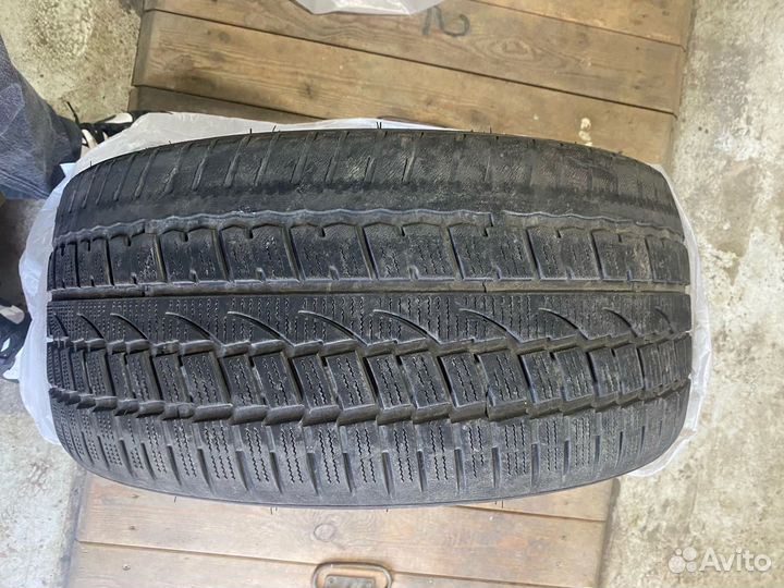 Windforce Snowblazer UHP 225/45 R19 и 255/35 R19