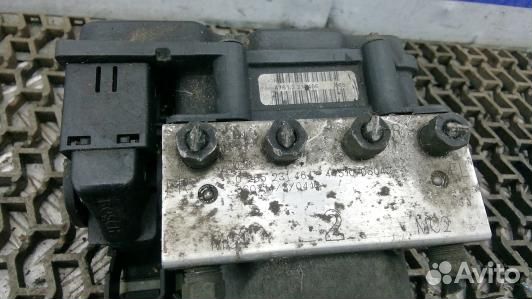 Блок ABS toyota avensis T25 (ADN25KW01)