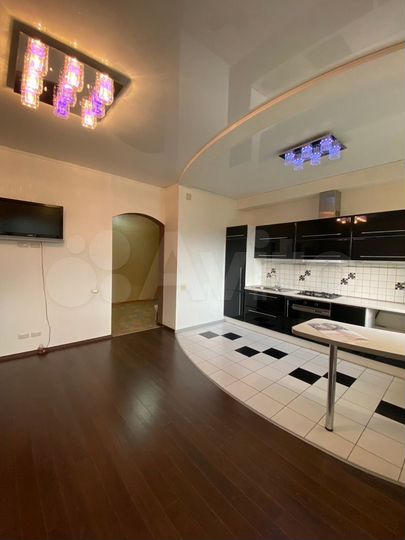 2-к. квартира, 58 м², 3/6 эт.