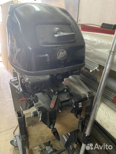 Двигатель для лодки Mercury 15