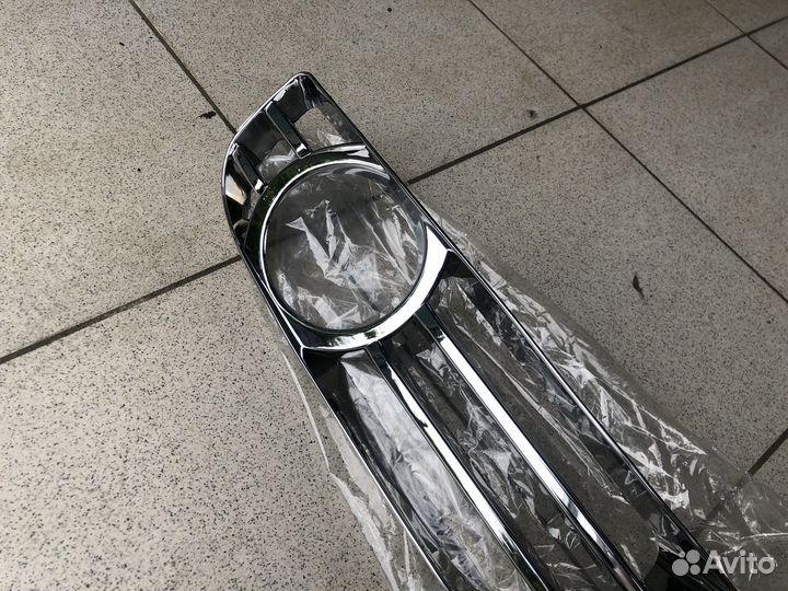 Накладка противотуманной фары Chrysler 300C