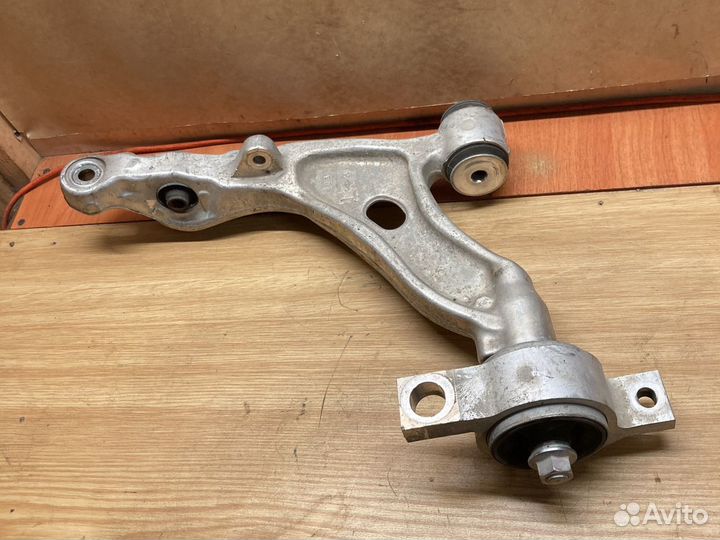 Рычаг передний L Lexus GS 250 450h 12-18г