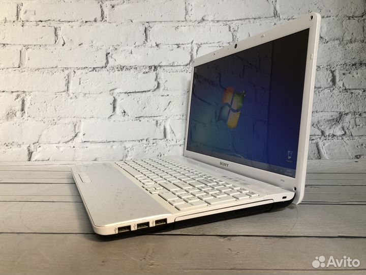 Офисный ноутбук Sony Vaio