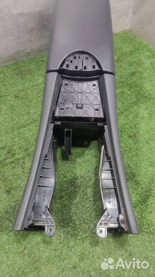 Консоль центральная с подлокотником Mercedes Benz