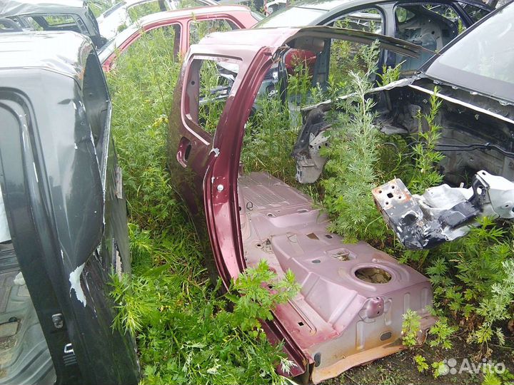 Продам заднее правое крыло Ларгус