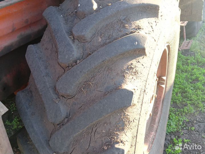Покрышки т-150 бу