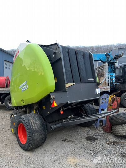 Пресс-подборщик Claas Variant 380, 2009