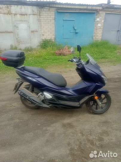 Продам Скутер Vento PCX-200cc