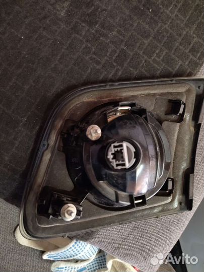 Задний противотуманный фонарь мазда 3 2008г