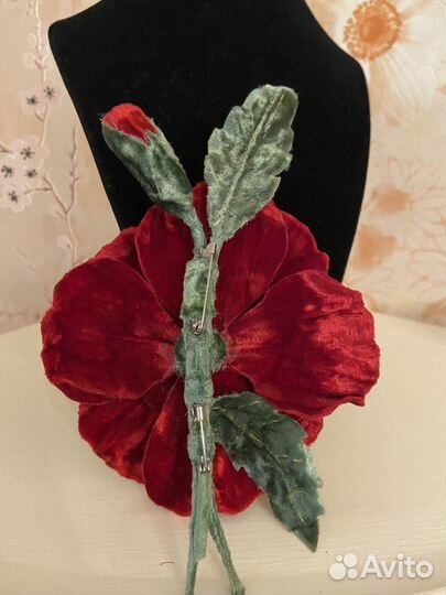 Брошь ручной работы из бархата