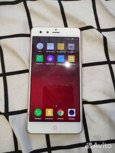 Телефон ZTE Z11 mini