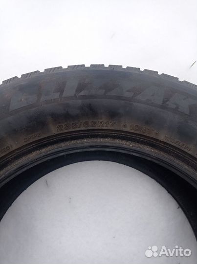 Bridgestone Blizzak Ice 235/65 R17