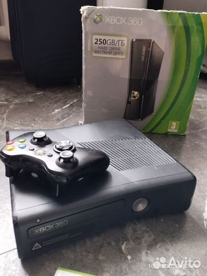 Xbox 360 с 2 джойстиками