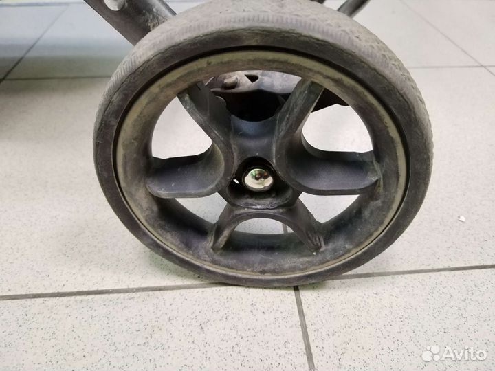 Установка стопорной шайбы на детских колясках