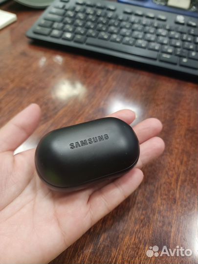 Беспроводные наушники samsung gear iconx