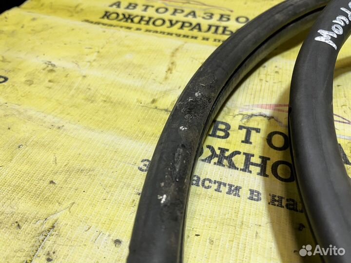 Уплотнитель передней левой двери Ford Mondeo 3