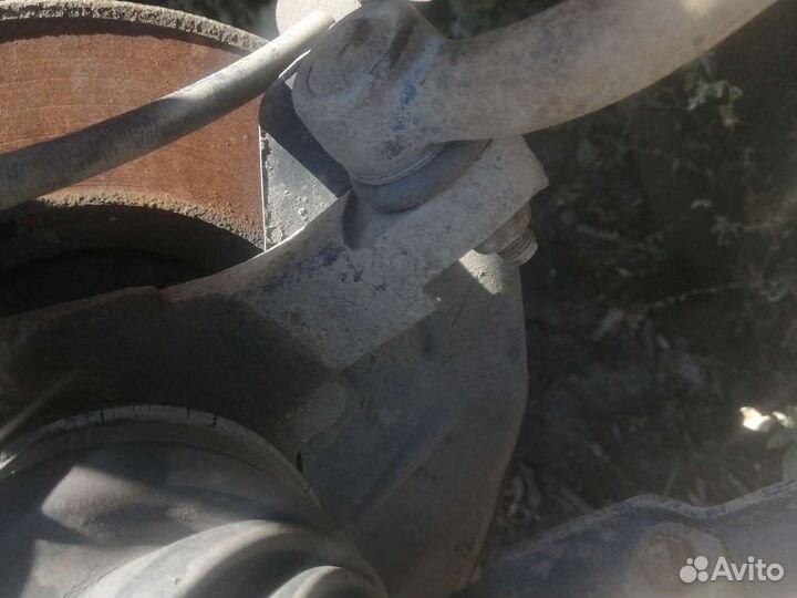 Правый поворотный кулак fiat Albea